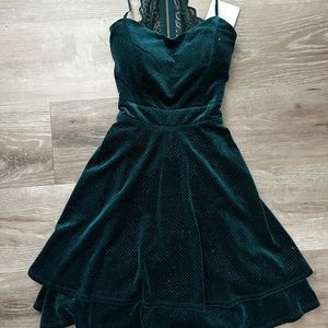**NEVER WORN**   Emerald green sparkle hoco/ prom dress